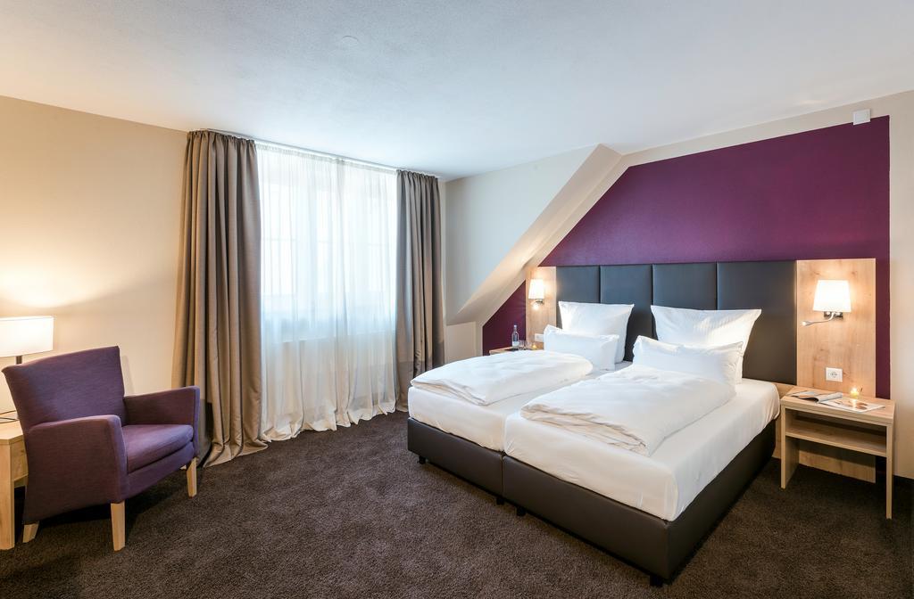 Die Post Hotel Bad Groenenbach Ruang foto