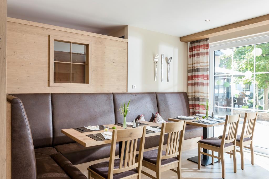 Die Post Hotel Bad Groenenbach Bagian luar foto