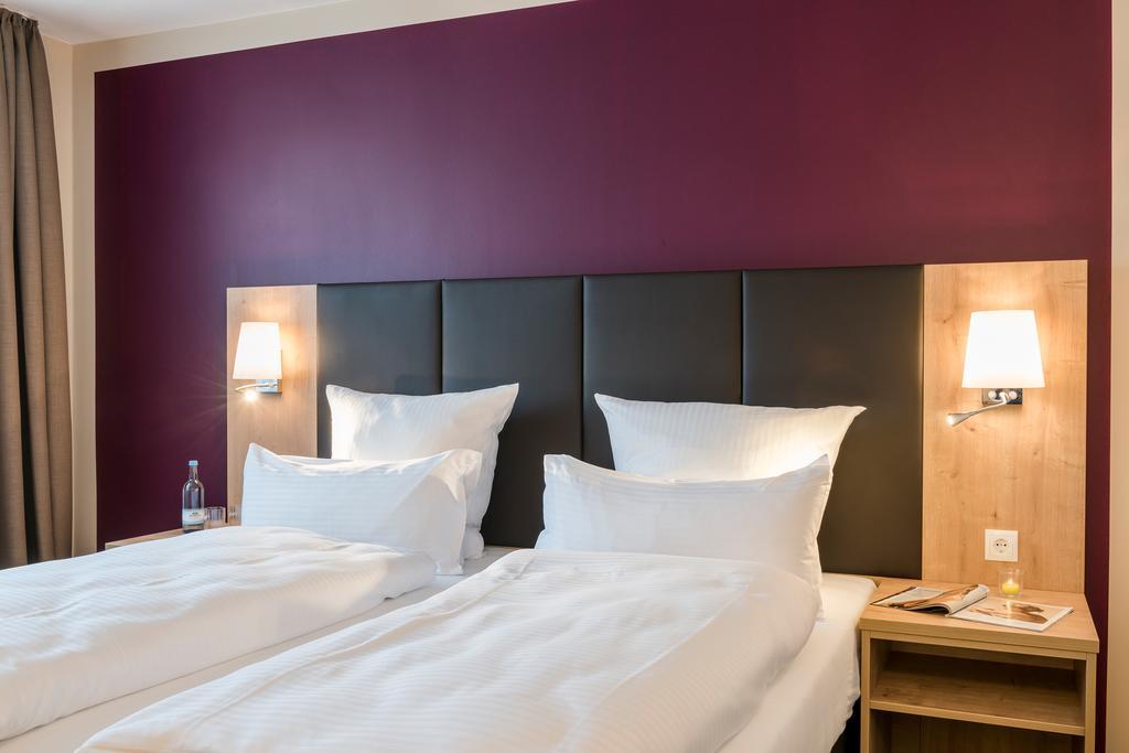 Die Post Hotel Bad Groenenbach Ruang foto